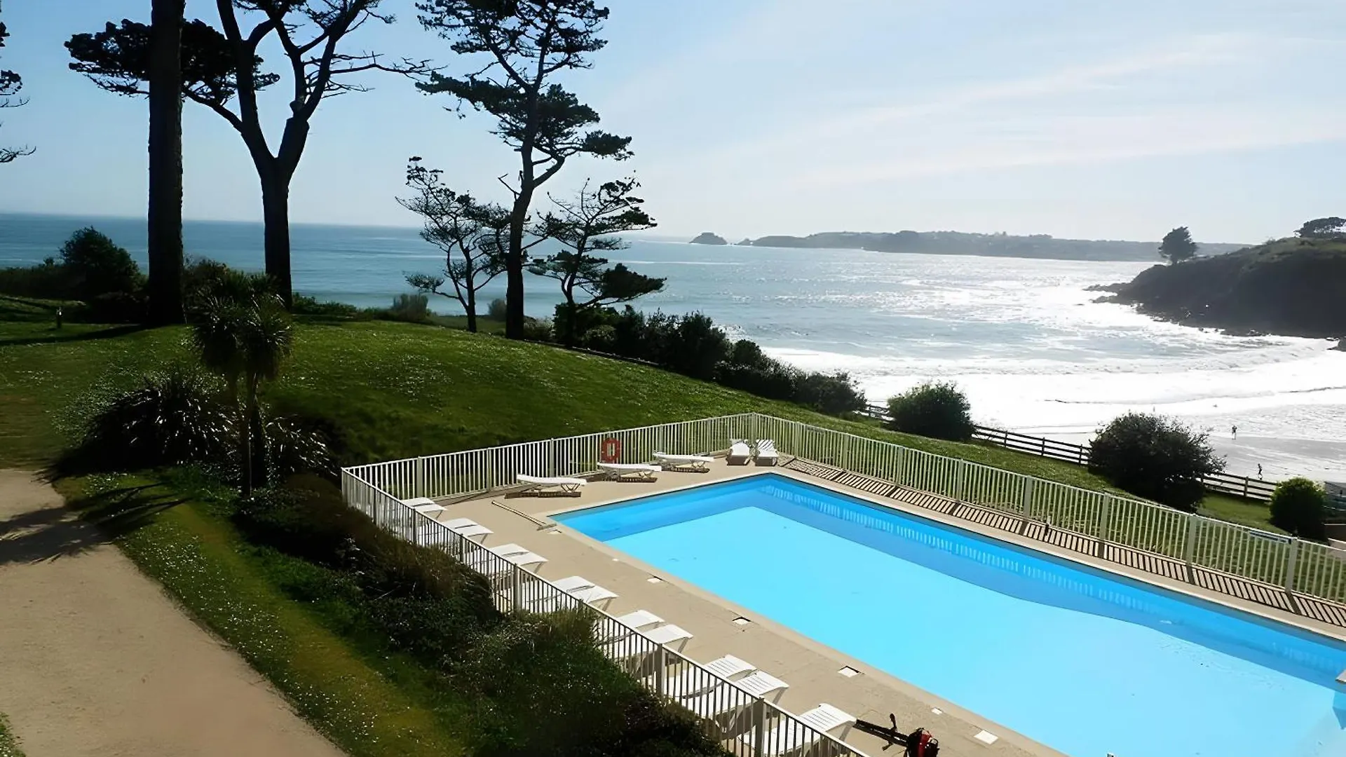 Holiday home Maison Dans Residence Mer - Piscine Locmaria-Plouzane France